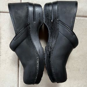 Dansko Black shoes